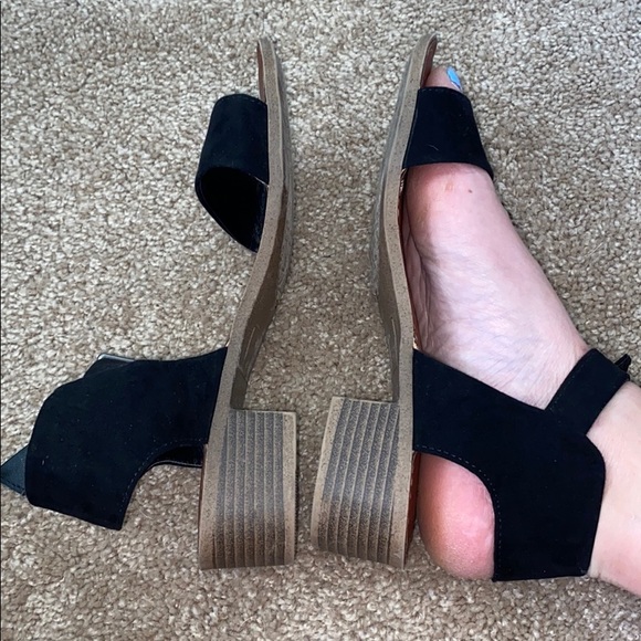 Rock and Candy Sandals - Picture 5 of 5